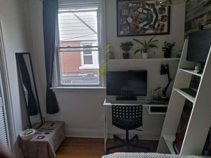 Manjit Hari's room