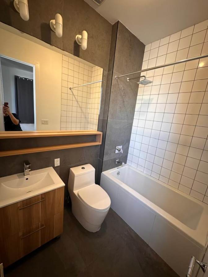 BROOKLYN APARTMENT SHARE LONG OR SHORT TERM's room