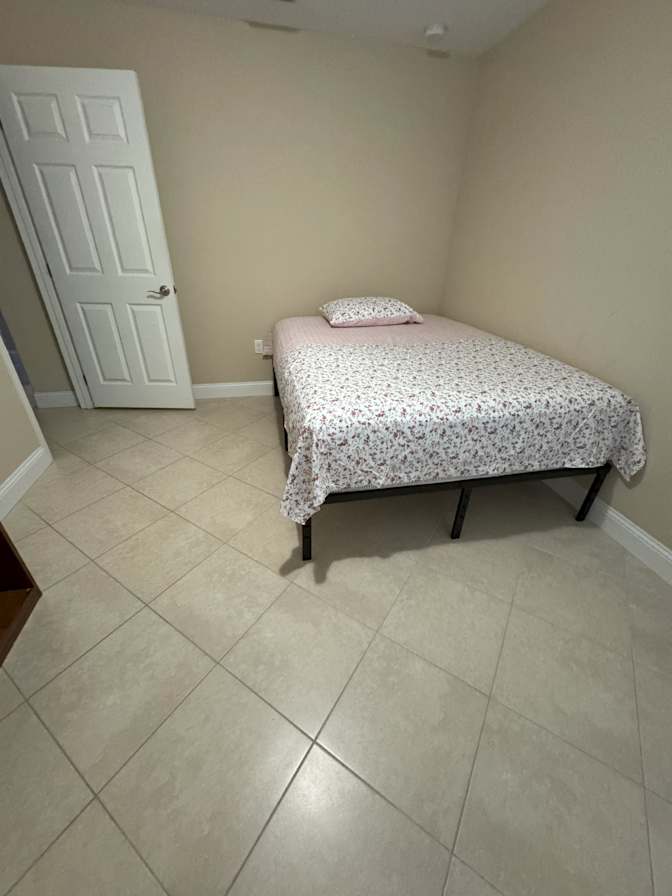 Omely's room