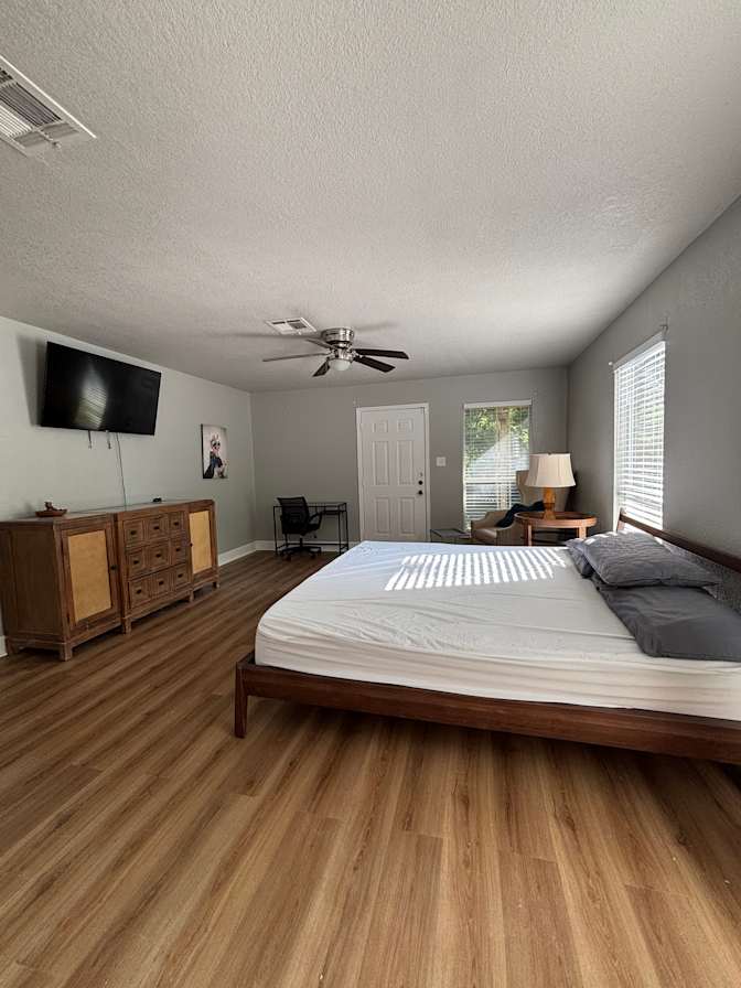 Gal's room