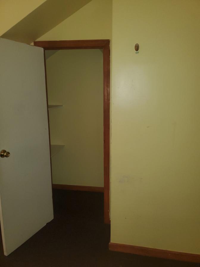 Dlemuel's room