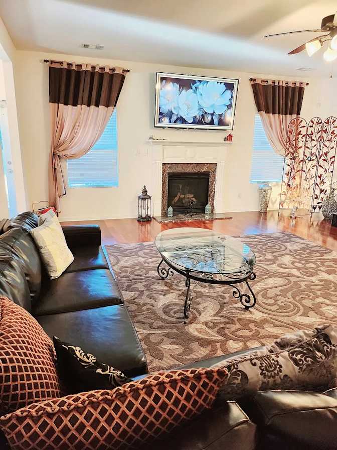 Alcove Rooms's room