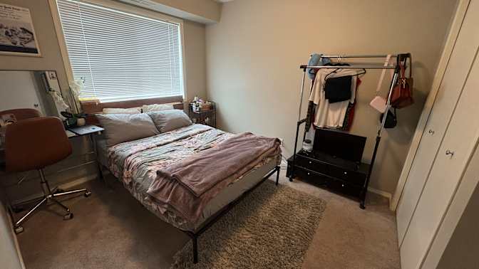 Jomiloju's room