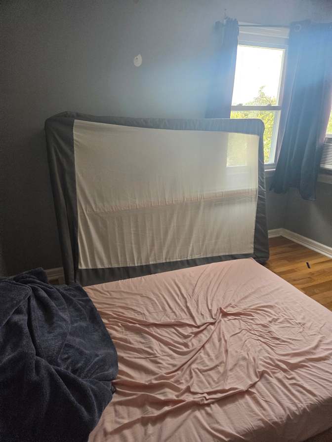 Laura mendoza's room
