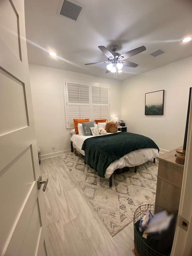 niloufar's room