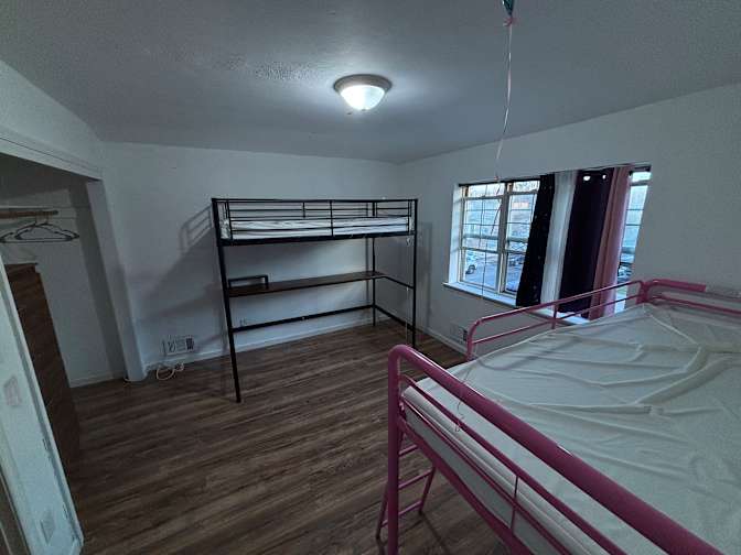 Ricky RODRIGUEZ's room