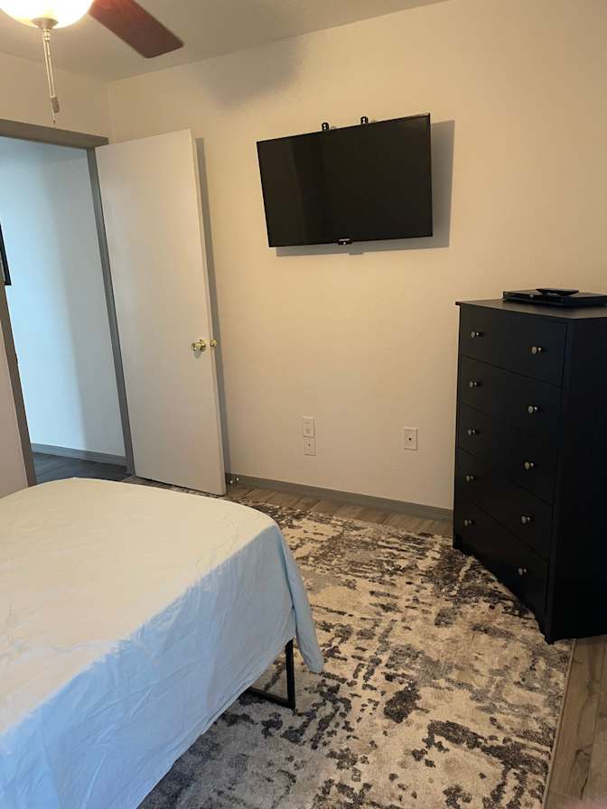 Hana and Zach House Managers's room