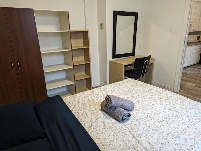 LEI XU's room
