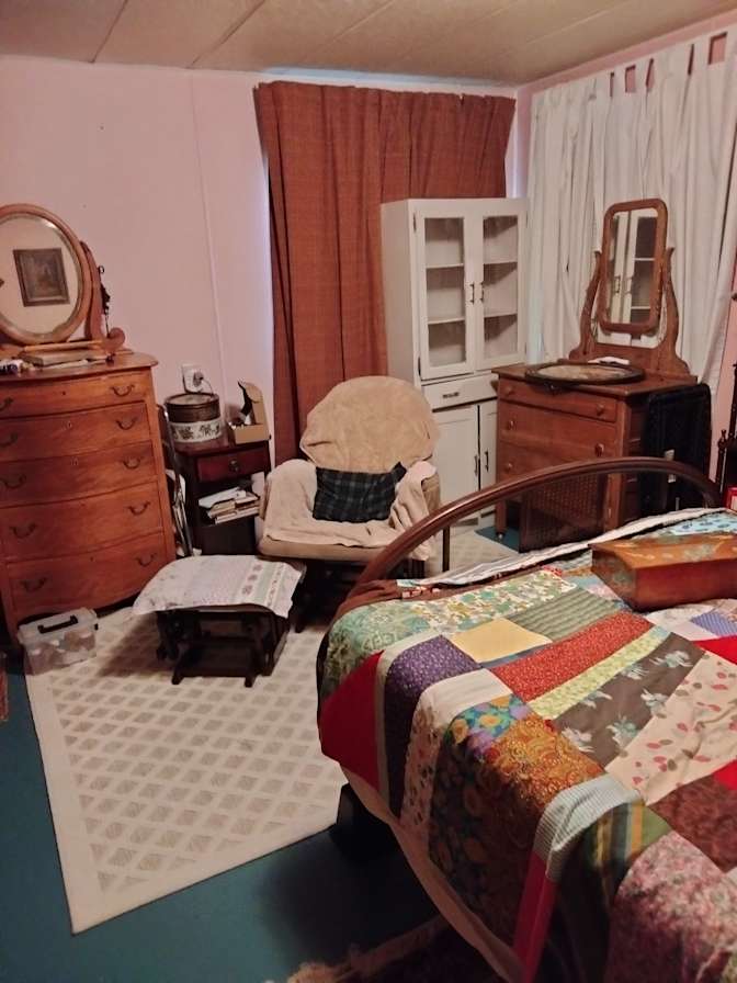 Debra J Barton's room