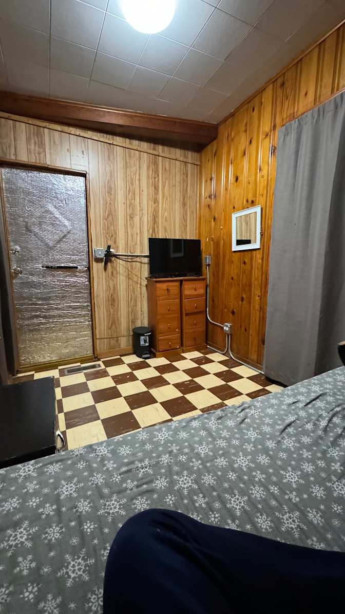 Magno's room