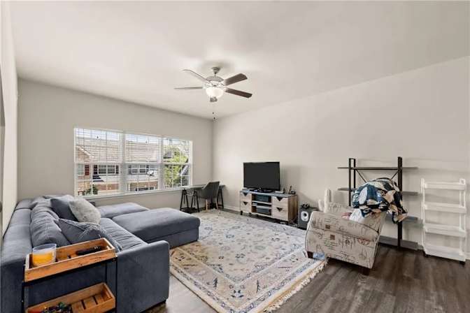 Alcove Rooms's room