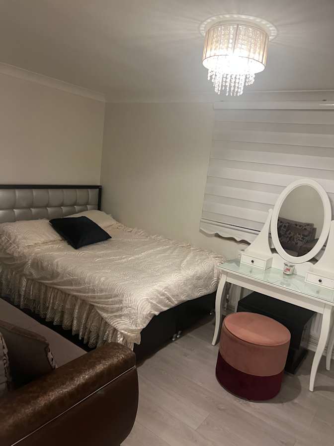 Deniz's room