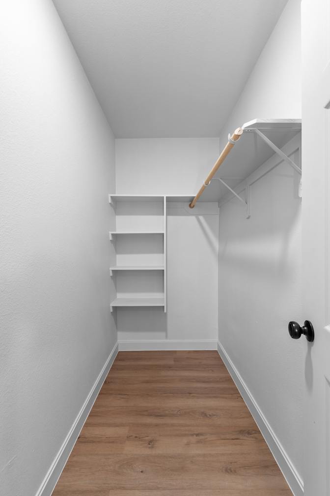 Tomic Properties's room