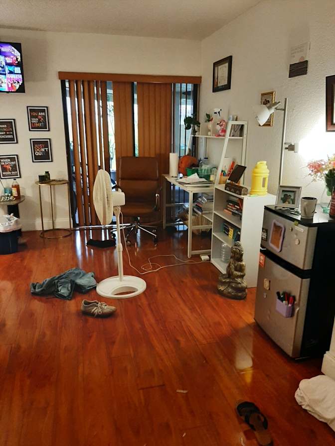 liz's room