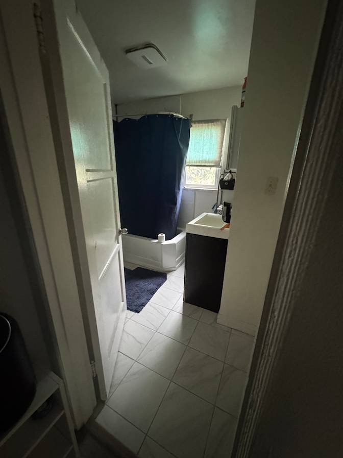 Spencer Laine's room