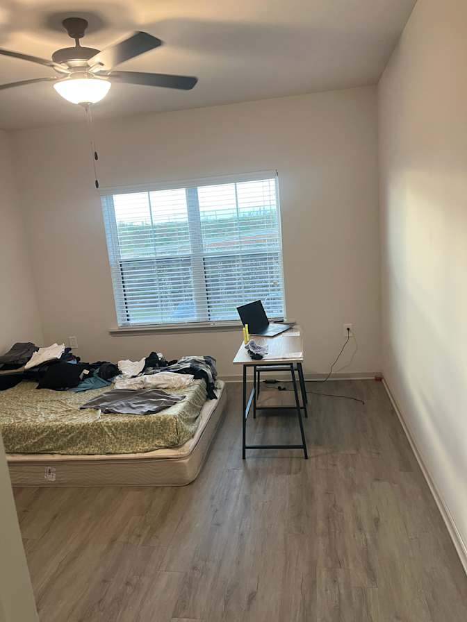gedeon's room