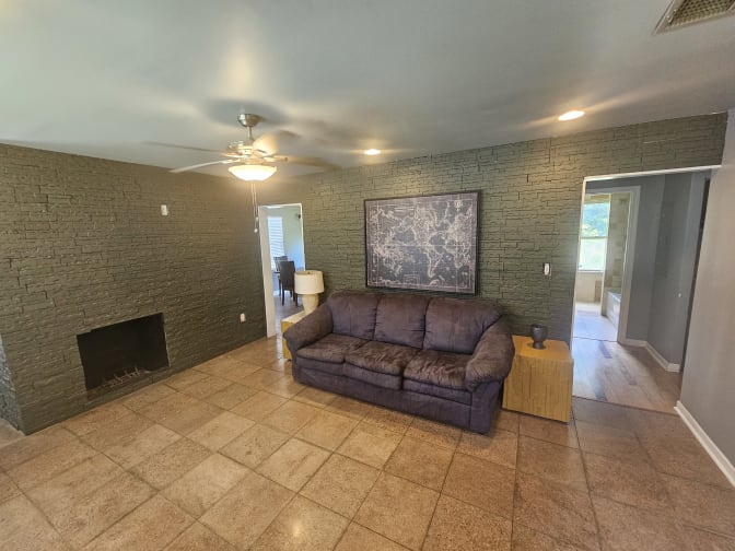 CL&C Property Management and Consulting's room