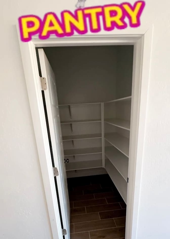 Lan's room