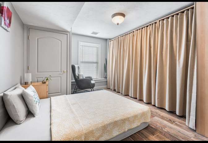 Pragya Agarwal's room