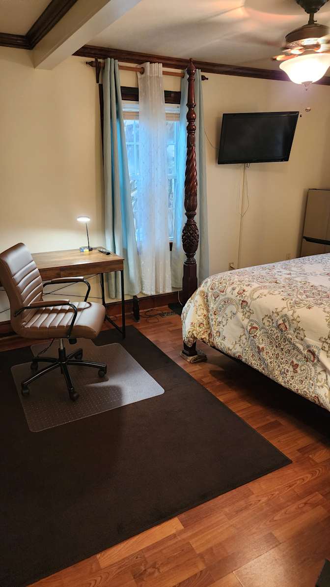 M Manuel's room