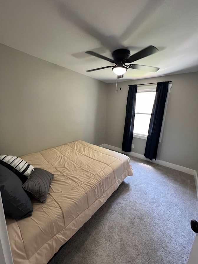 Andres's room