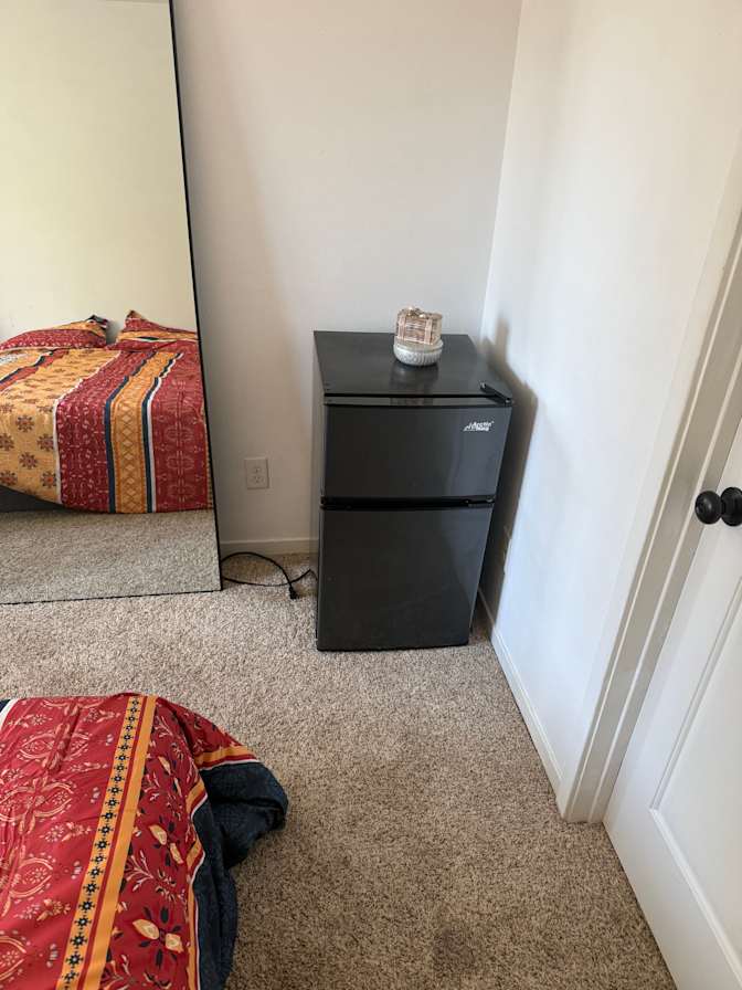 JEANETTE's room