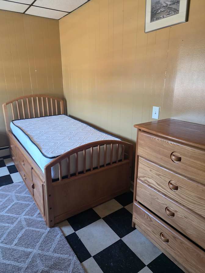 Lisa E Anderson's room