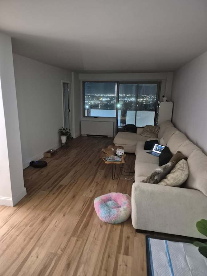 Leona's room