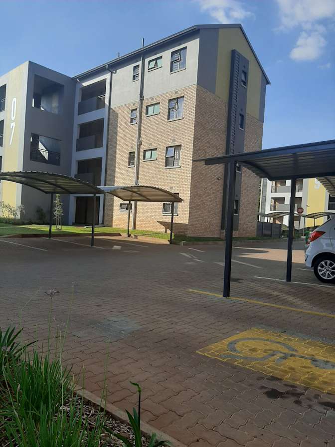 Yolisa Sapho's room