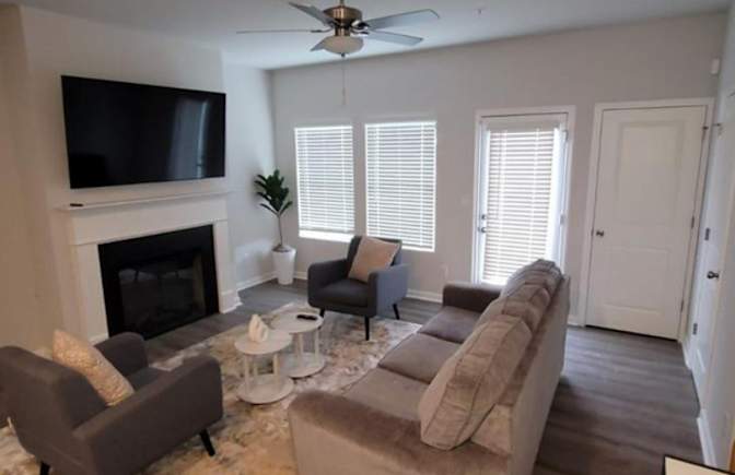 Alcove Rooms's room