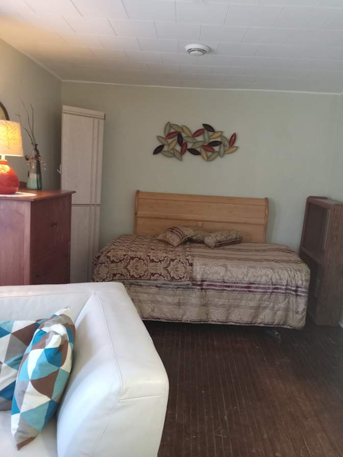 Rainbow Rooms's room