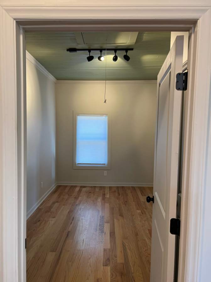 Alcove Rooms's room