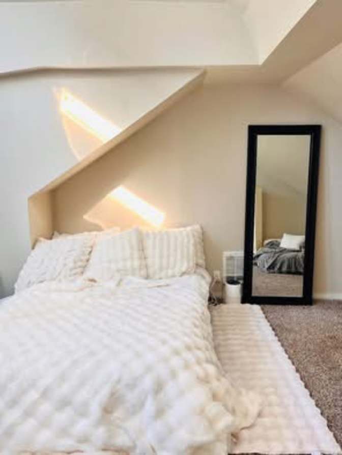 Zena's room