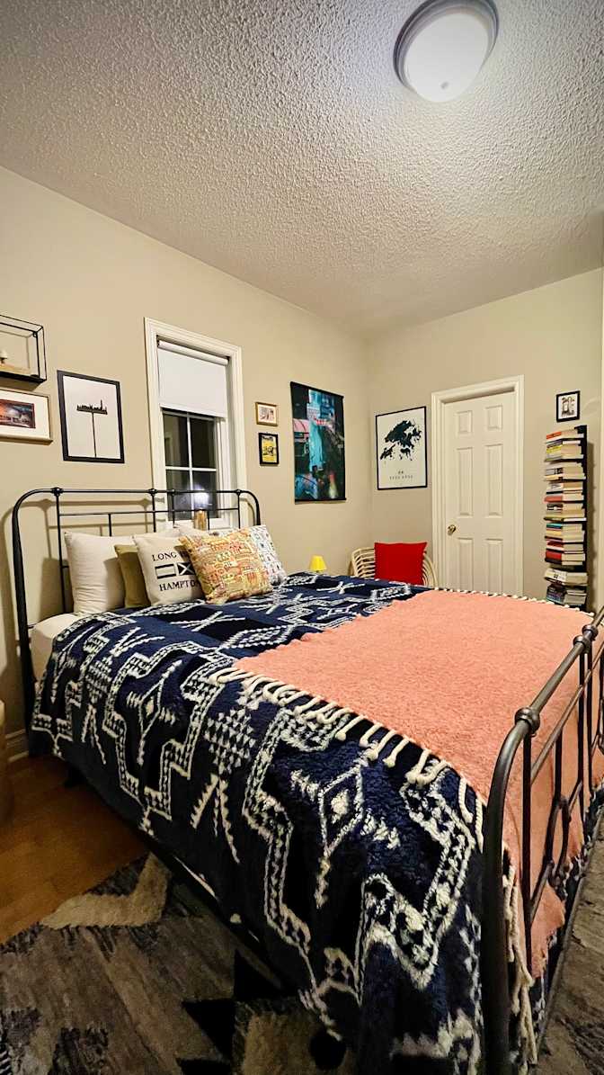 Tom's room