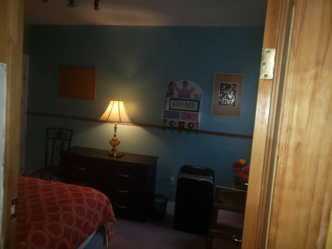 Erdel's room