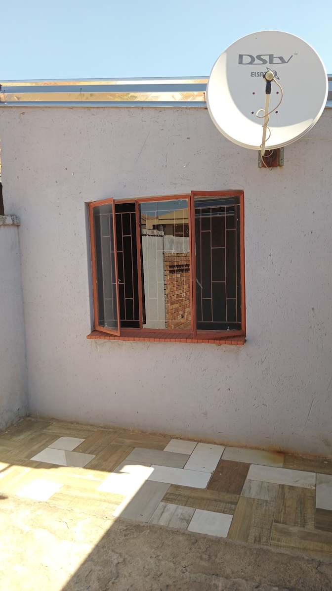 Laurance Mahlaela's room