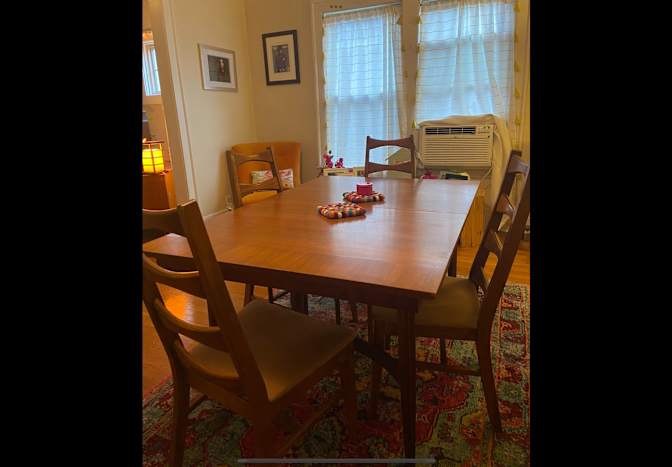 Cleveland Heights's room
