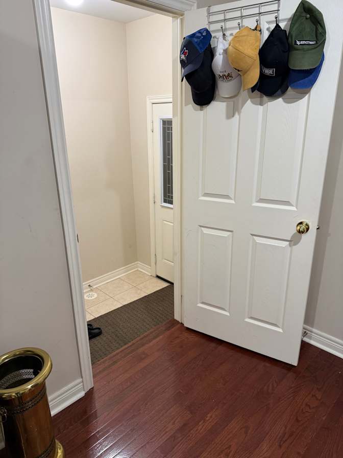Ken's room