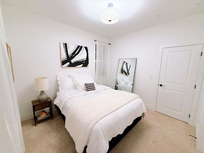 Jen's room
