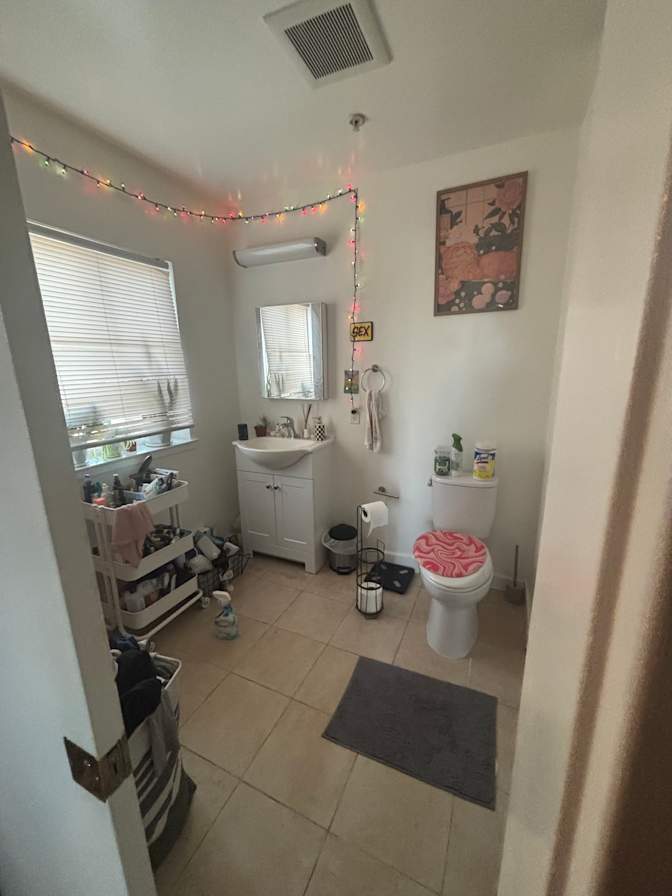 Zoey's room