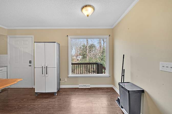 lifedoorrentals's room
