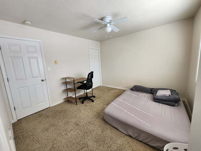 Tollan's room