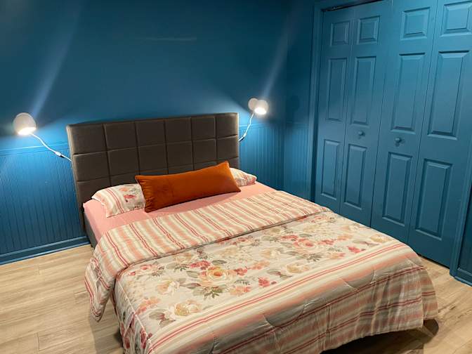 Alcove Rooms's room