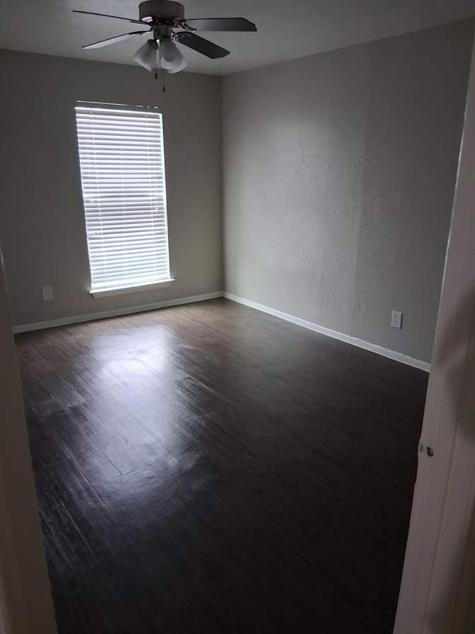 Omar  Taylor's room