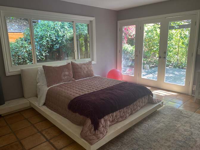 sheyda amini's room