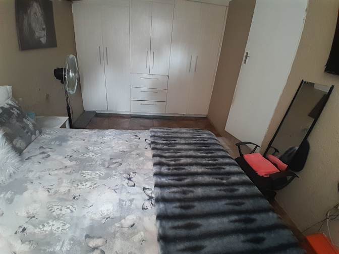 Erick's room