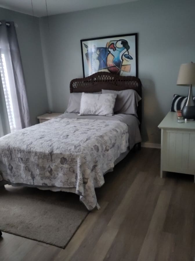 Tunde's room