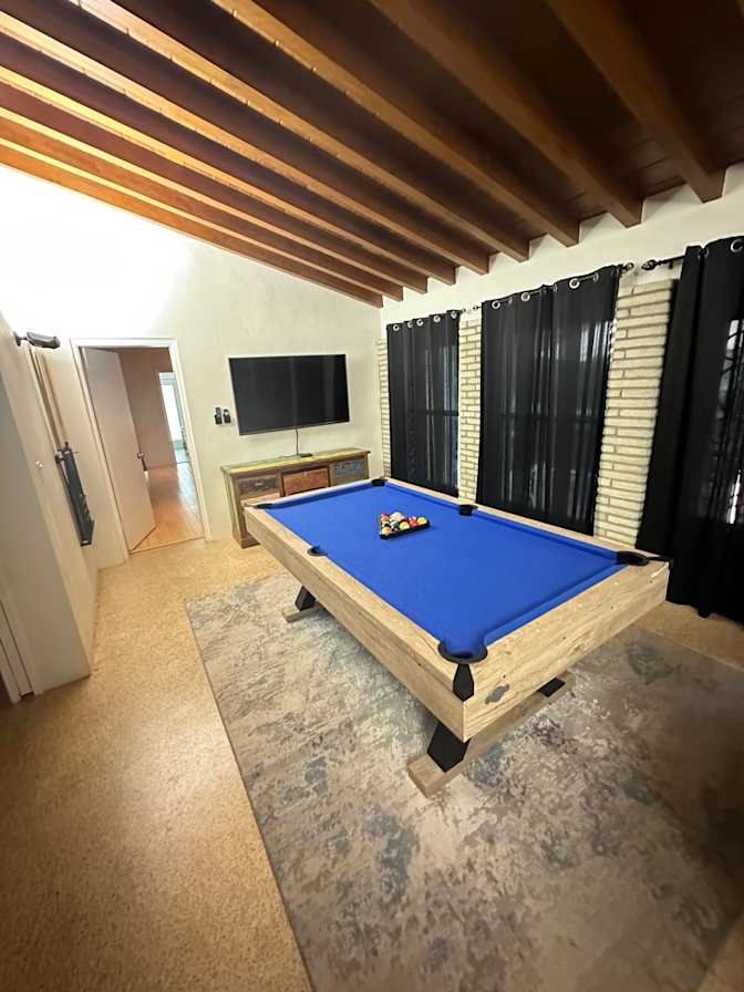 Greyvi's room