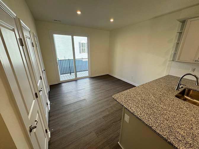 Alcove Rooms's room