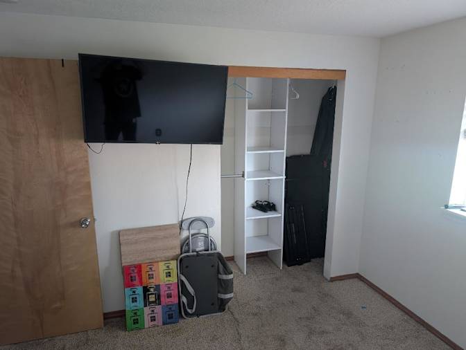 chris's room